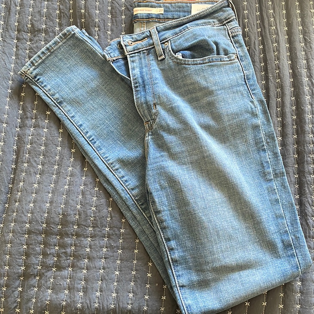 Levi's 721 High Rise skinny jean. Size 27.